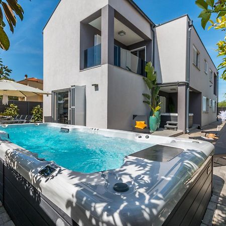 Apartament House With Pool Ledenko Biograd Na Moru Zewnętrze zdjęcie