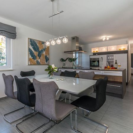 Apartament House With Pool Ledenko Biograd Na Moru Zewnętrze zdjęcie