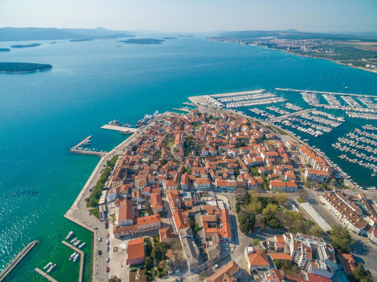 Apartament House With Pool Ledenko Biograd Na Moru Zewnętrze zdjęcie