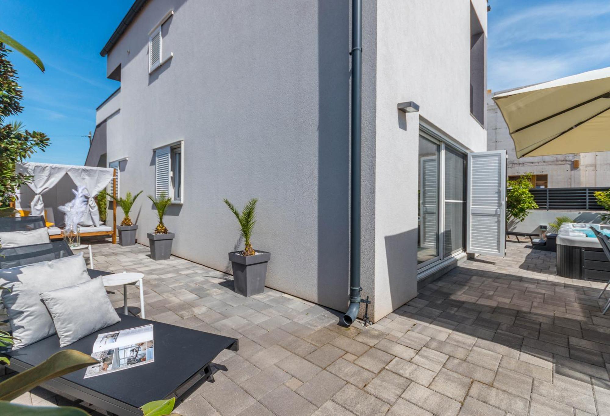 Apartament House With Pool Ledenko Biograd Na Moru Zewnętrze zdjęcie