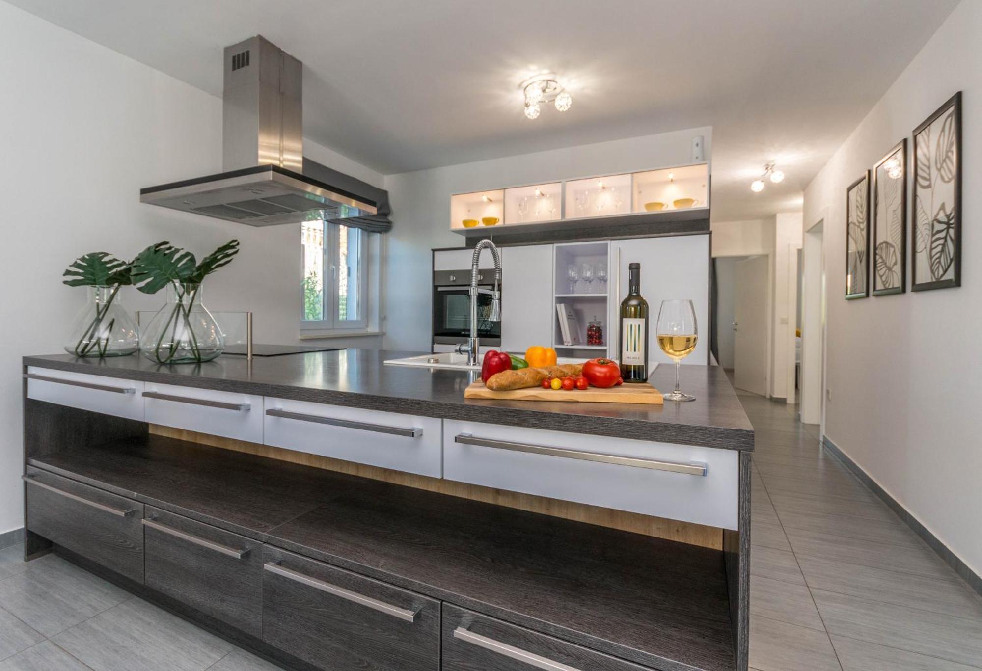 Apartament House With Pool Ledenko Biograd Na Moru Zewnętrze zdjęcie